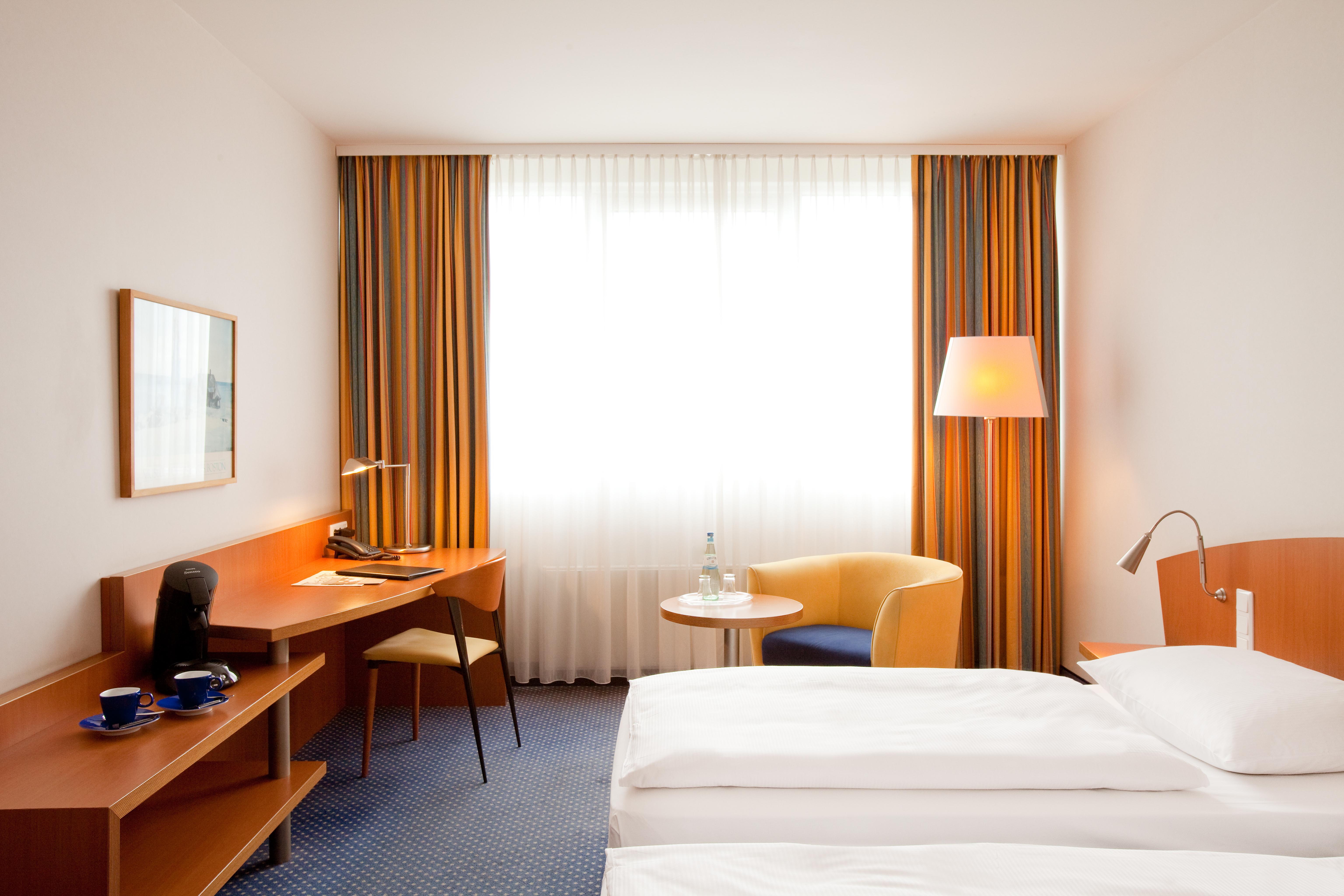 Vienna House By Wyndham Baltic Stralsund Hotel Ngoại thất bức ảnh