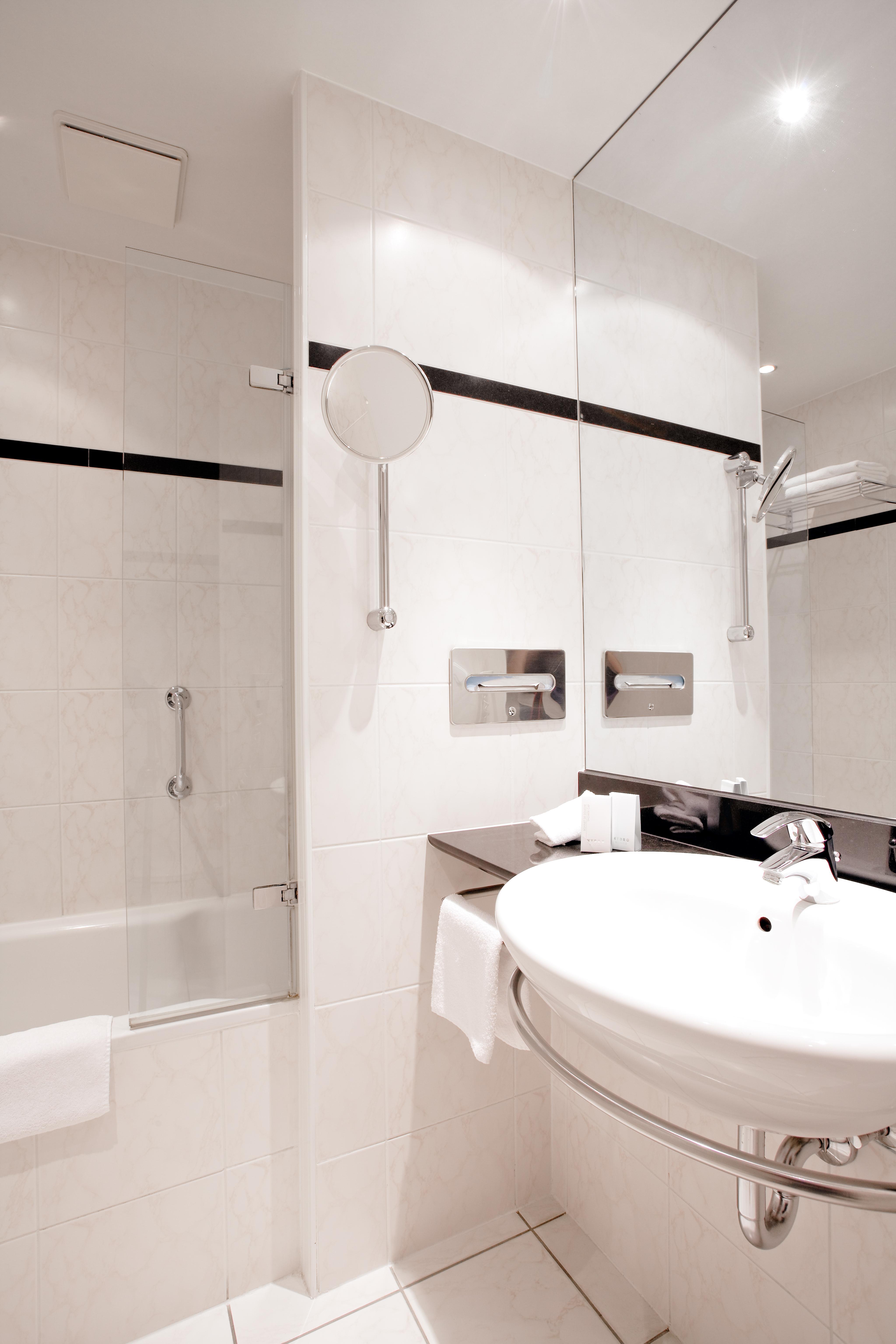 Vienna House By Wyndham Baltic Stralsund Hotel Ngoại thất bức ảnh
