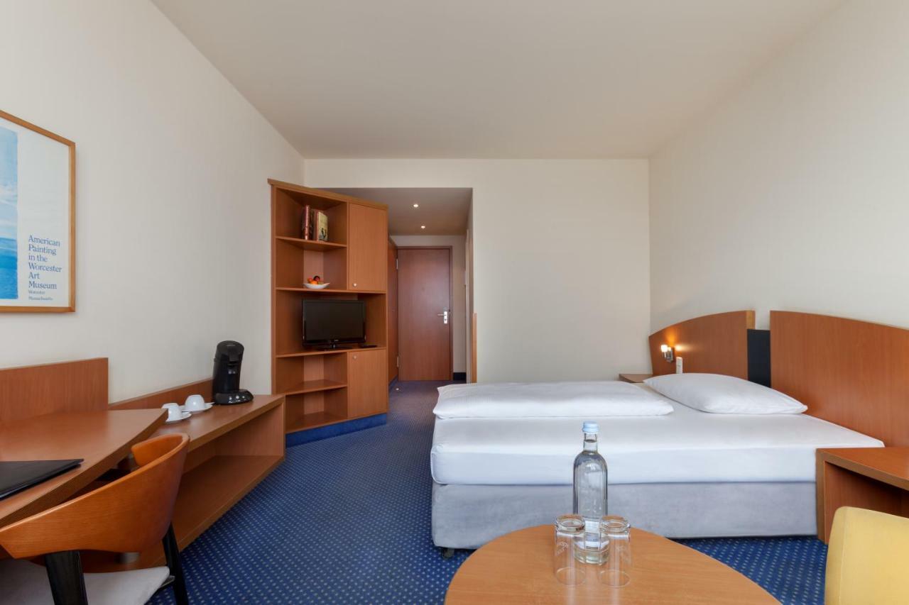 Vienna House By Wyndham Baltic Stralsund Hotel Ngoại thất bức ảnh